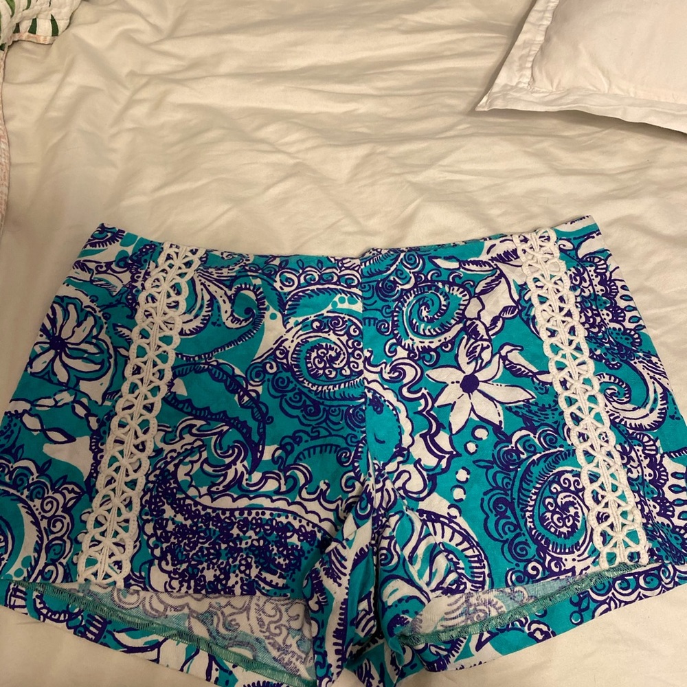 Size 8 Lilly Pulitzer shorts with lace accents
